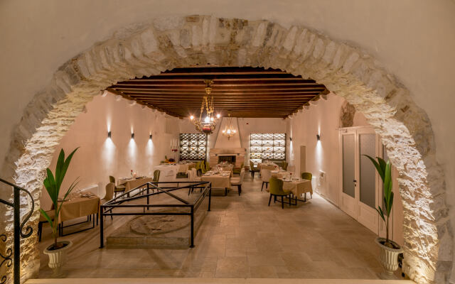 Puteus Palace Brac