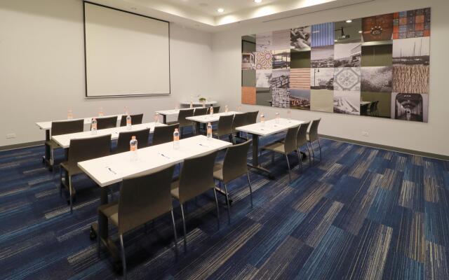 Holiday Inn Express And Suites Ensenada Centro by IHG