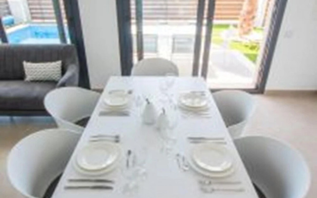 3033 Vistabella-bali 3033