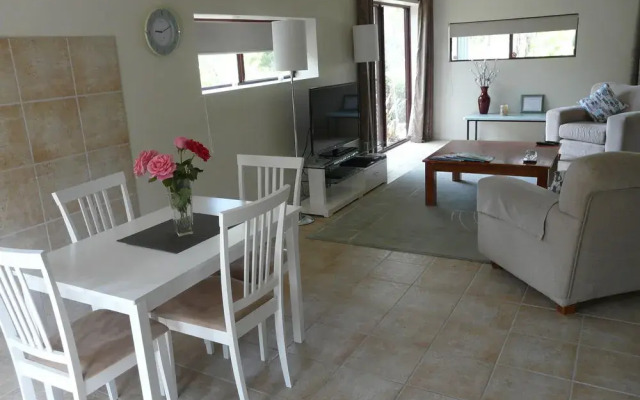 Granite Gardens Cottages & Lake Retreat