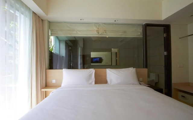 The Akmani Legian