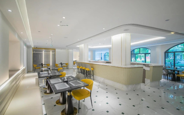 Nanjing Sirv 1st Business Hotel