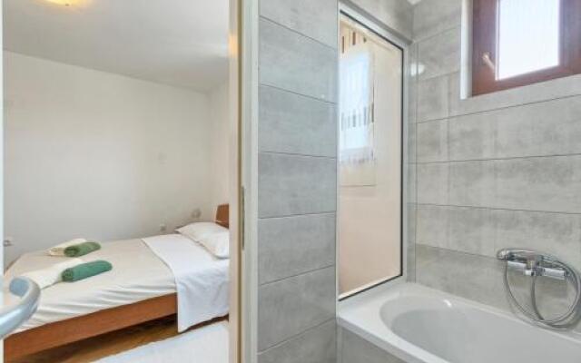 Holiday home Stinjan Prilaz Plazina