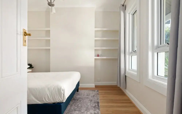 Stylish 2-bed House in Leichhardt