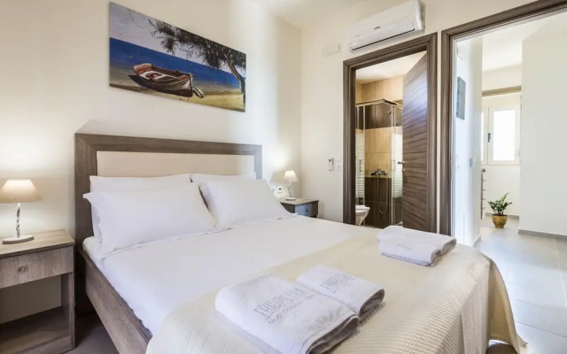 Lux Villa With Private Pool Close to the Beach