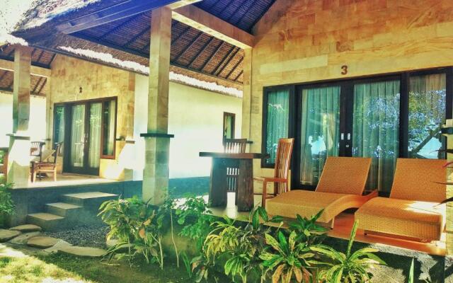 Jemeluk Beach Bungalows