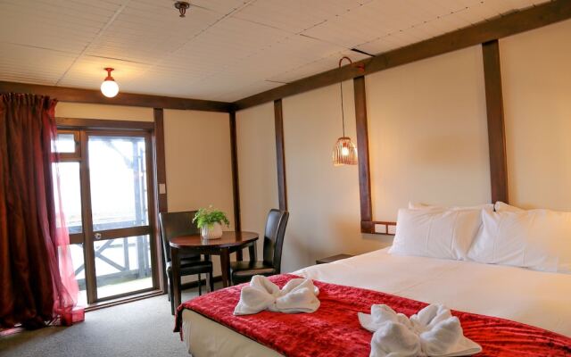 Tokaanu Hotel