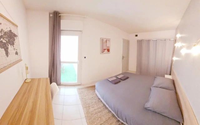 Spacieux logement avec terrasse à 100m du tram