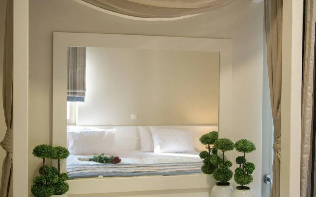 Mantinia Bay Hotel