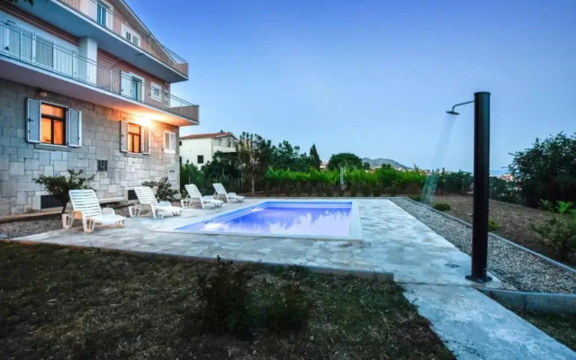 Private House With Pool, sea View and big Garden