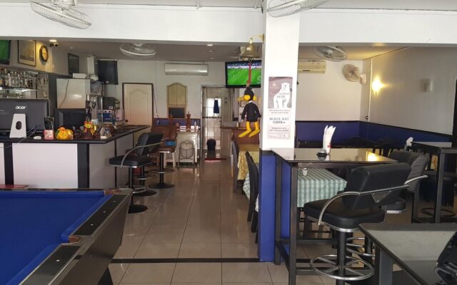 Sandman hotel and Sports bar