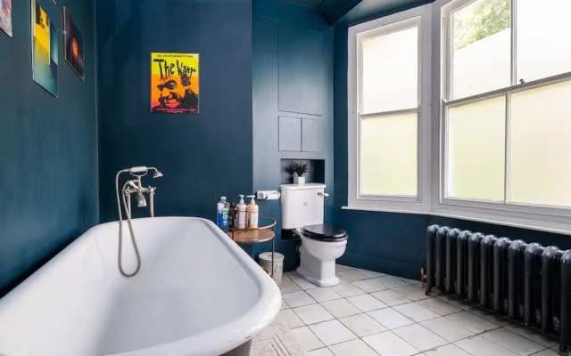 Host Stay Wakefield Apartment