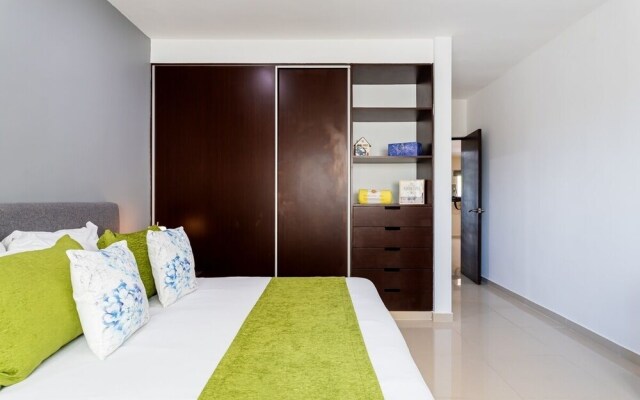 Sabbia 4201-3 Bedrooms ALL IN Suite Condo