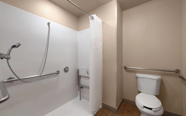 Howard Johnson by Wyndham Modesto Ceres