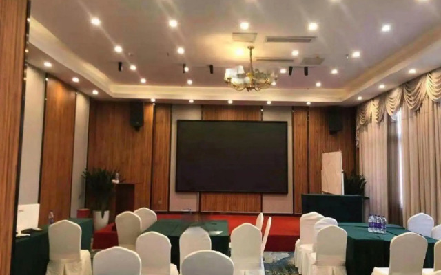 Yijia Lijing Hotel(怡家丽景酒店（遂宁中央商务区步行街店）)