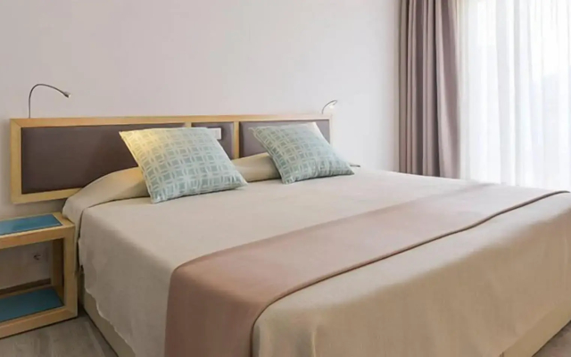 Hotel Baia Di Conte