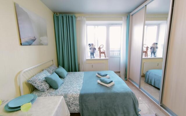 Apartment on Matrosova 20-2