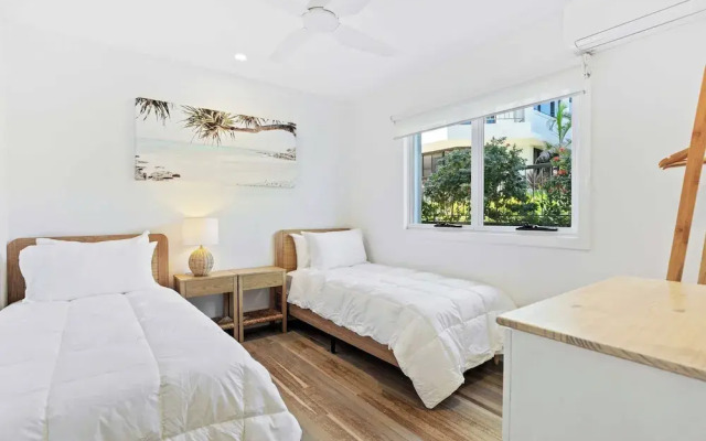 Mermaid Beachside Apartment - Direct Beach Access