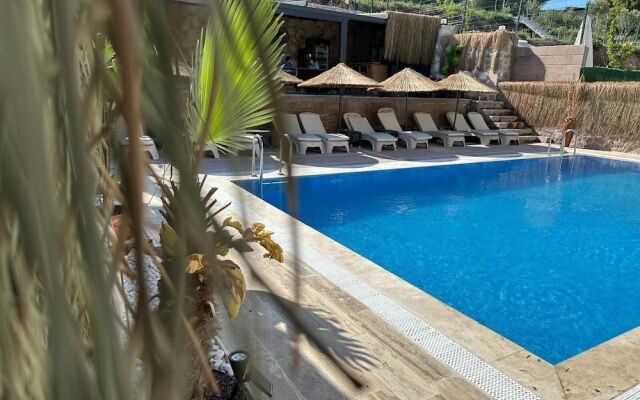 Stone House Foca Butik Otel