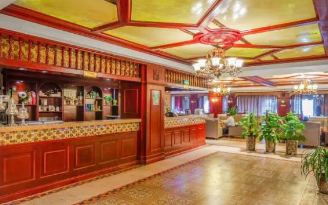 Zhufangzi Cinema Hotel (Anyue Beimenkou)