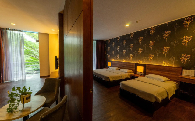 WaterFront Boutique Hotel