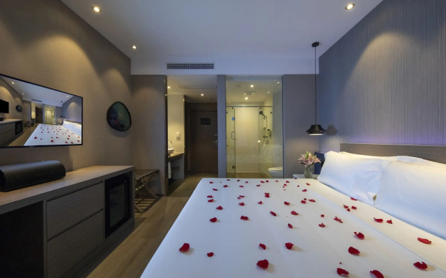Orange Hotel Select