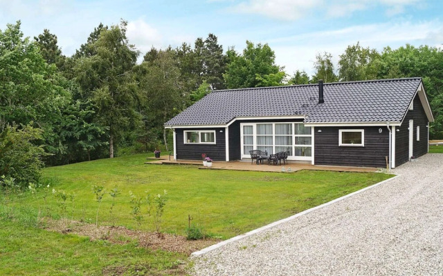 10 Person Holiday Home in Logstor-by Traum