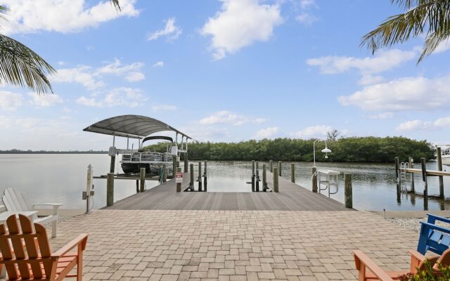 3 Bedroom Bay Front Villa Bring Your Boat Dock Space Available 3 Villa by Redawning