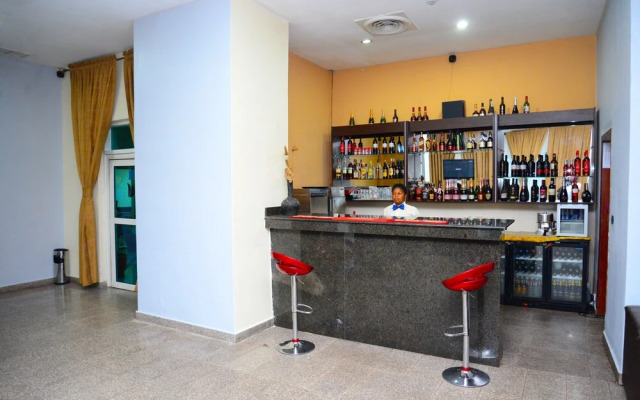 Golden Royale Hotel