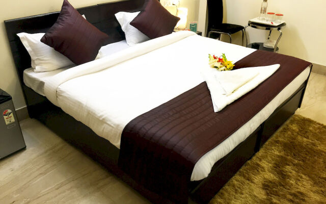 Hotel Delhi Marine Club Gurgaon