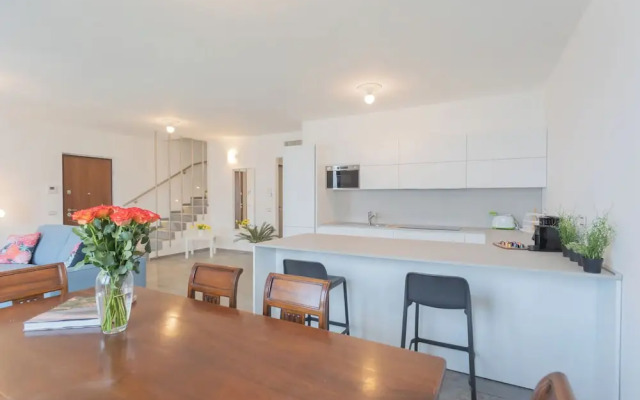 Dream Lake Apartments by Rent all Como