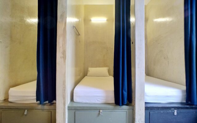Beds In Garden Hostel Sdn Bhd