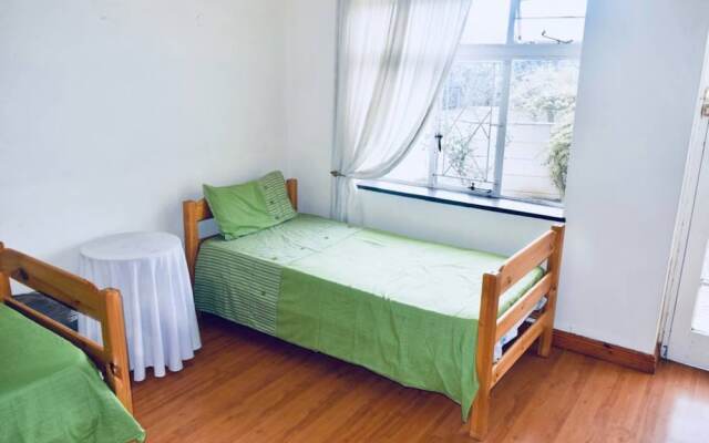 2 Bedroom House in Bo-kaap Area