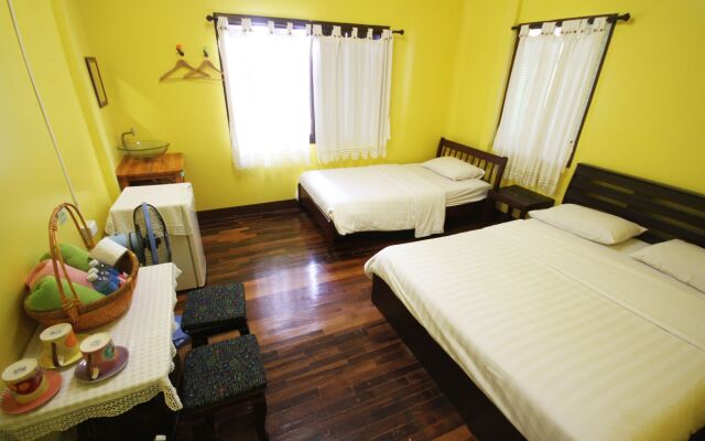 Baan Bua Homestay - Hostel