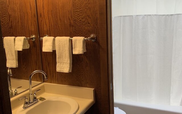 Alta Sierra Village Inn