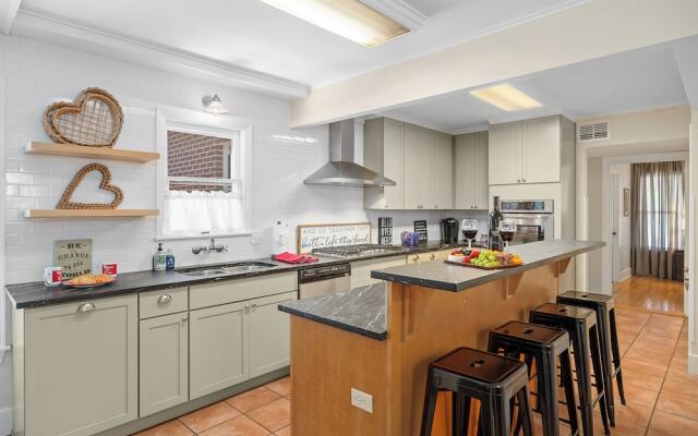 Heart Haus-hot Tub-5 Bks to Main