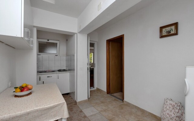 Apartments Robinzon Milivoj