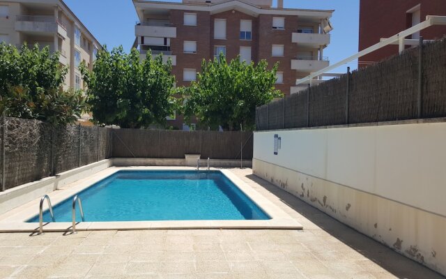 Apto luminoso con piscina y vistas mar