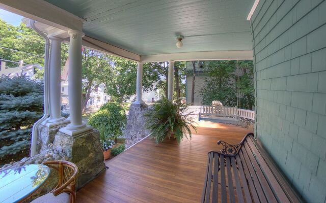 The Jeweled Turret Inn