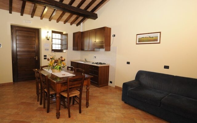 Farmhouse in Perugia with Hot Tub, Swimming Pool, Garden, BBQ