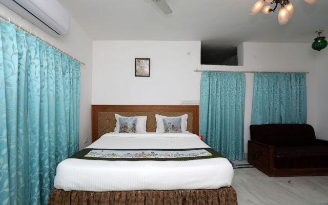OYO 10206 Home Modern Stay near Fateh Sagar