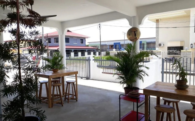 SPOT ON 90127 Semporna Dream Villas