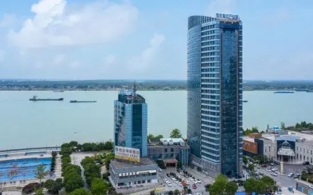 Hezhong Guanjing Hotel