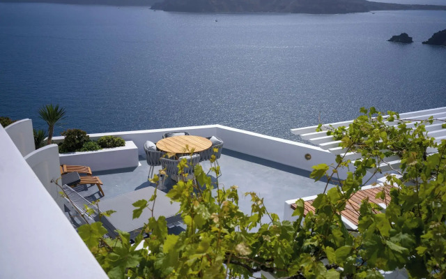 Ikies Santorini