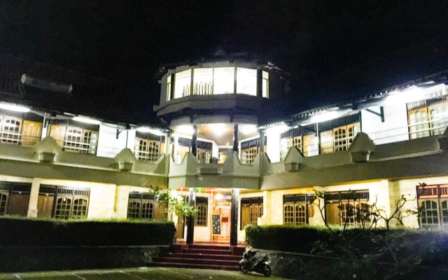 hotelImage
