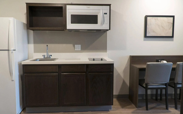WoodSpring Suites Bakersfield East