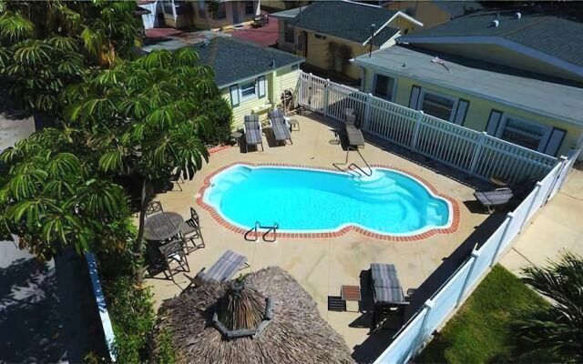 The Cottages at Madeira Beach/sea Turtle