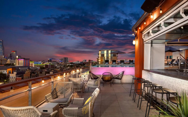 Canvas Hotel Dallas