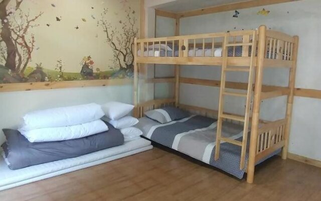 Charm Hanok Guest House