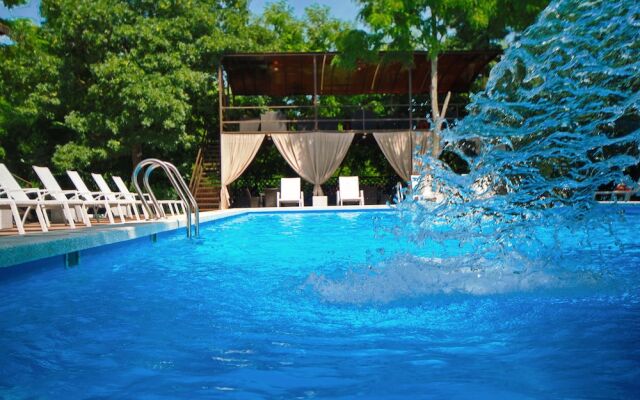 Polyana Cottages